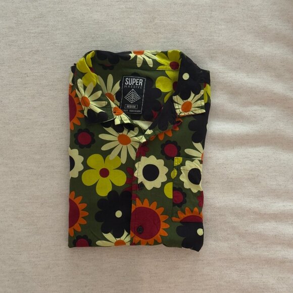 70s Inspired Button DOwn Shirt By Super Massive (Size Medium) - Picture 3 of 8